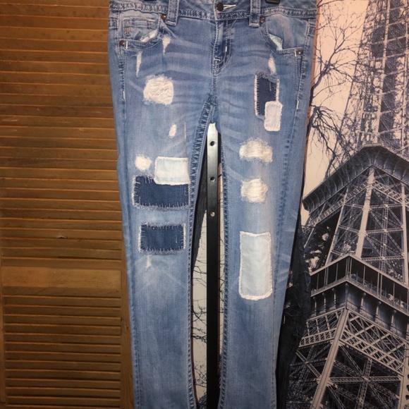 Miss Me Women’s Distressed Jeans - Picture 2 of 7